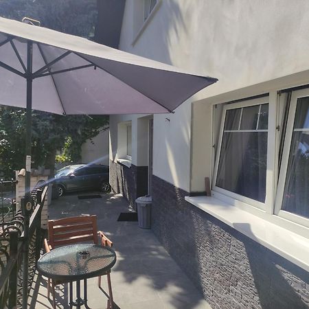 Cozy Gardens Apartments In Prag Exteriör bild