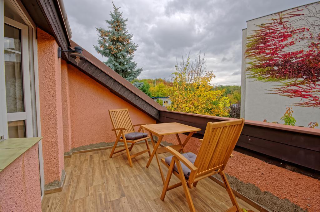 Cozy Gardens Apartments In Prag Exteriör bild